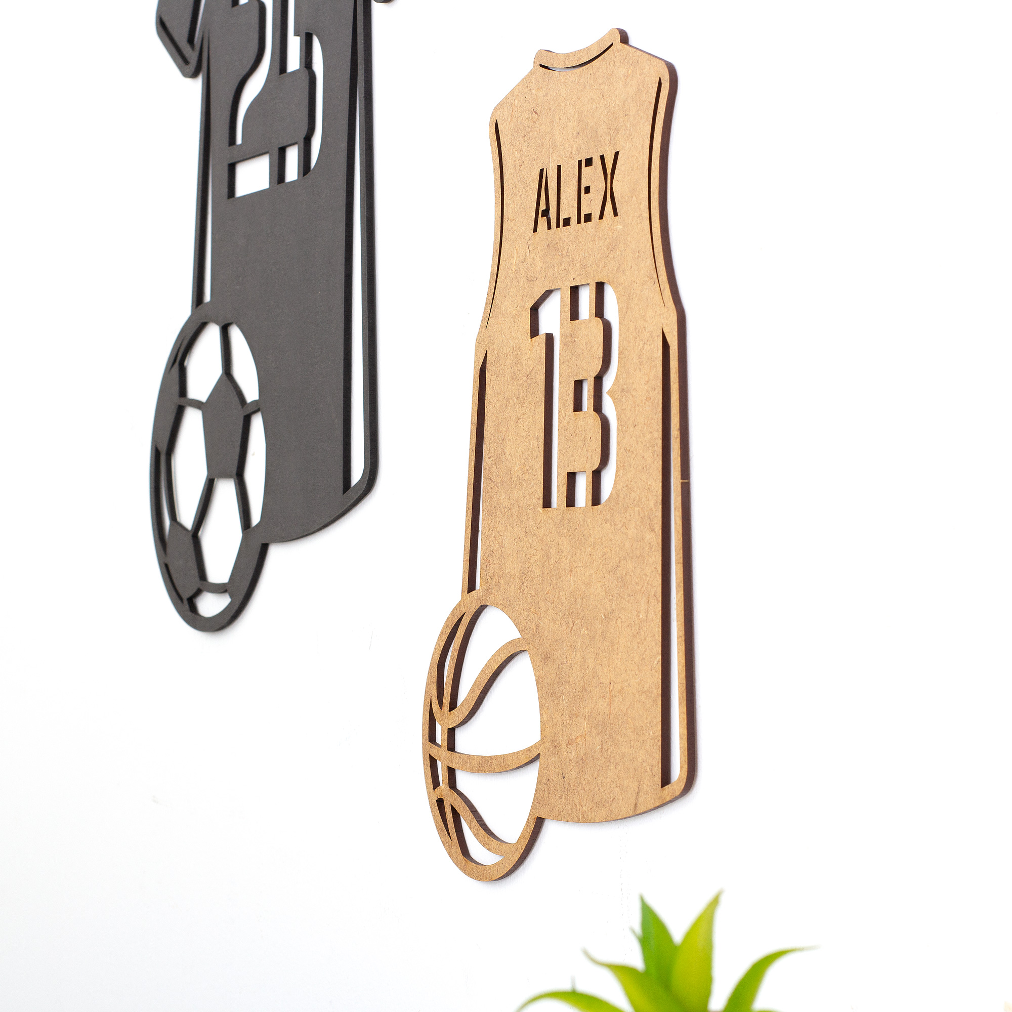 camiseta-deportiva-personalizada-en-madera-baloncesto