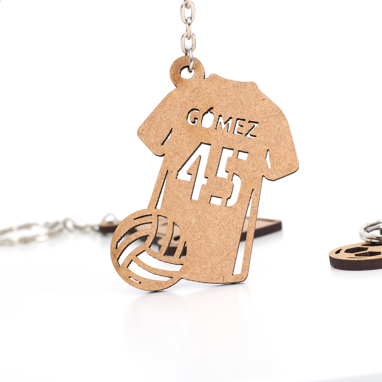 Llaveros-de-madera-camisetas-deportivas-personalizados-2