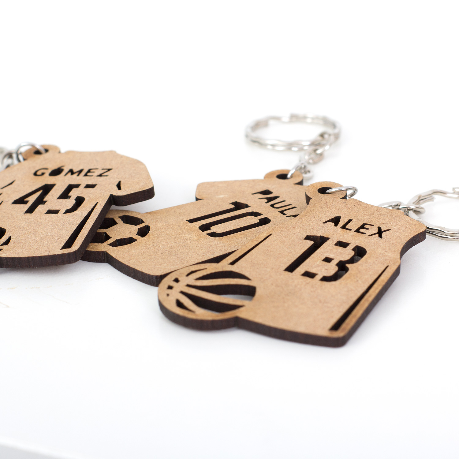 Llaveros-de-madera-camisetas-deportivas-personalizados-3