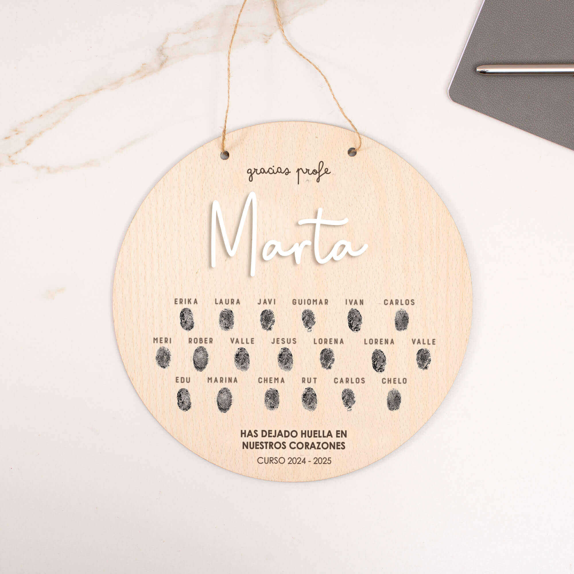 placa-huellas-pintura-ptofessora-2 (1)